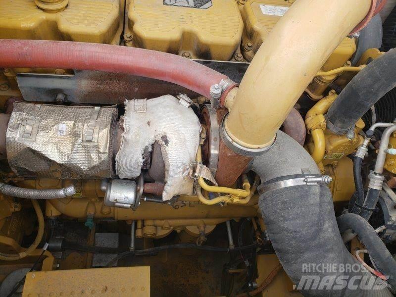 CAT 390FL Pásová rýpadla