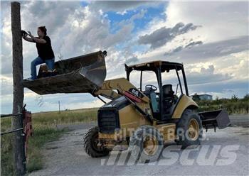 CAT 414E Nosiče nářadí