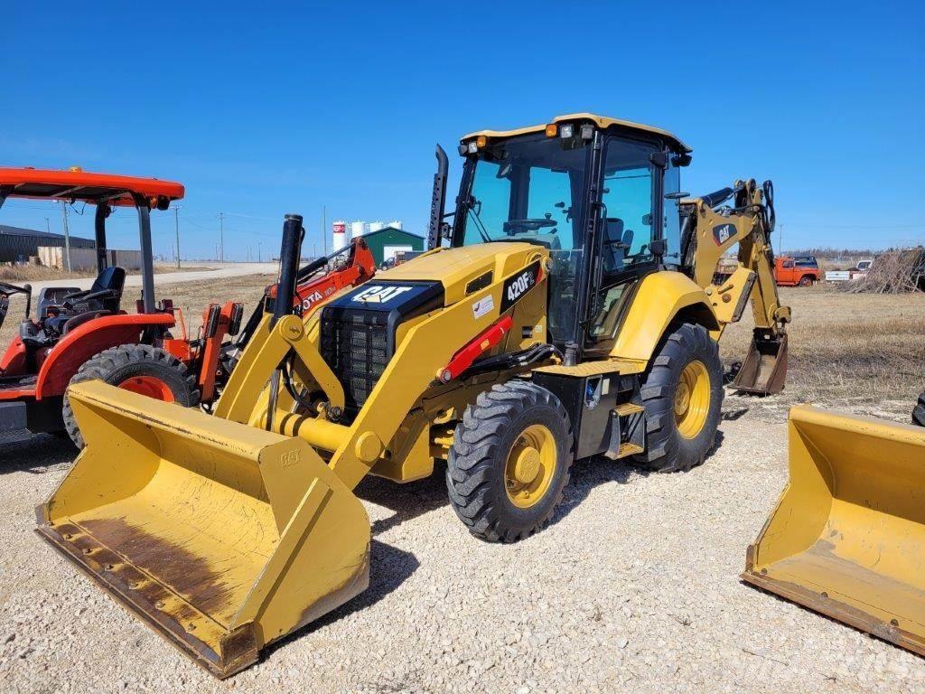CAT 420F2 Rýpadlo-nakladače