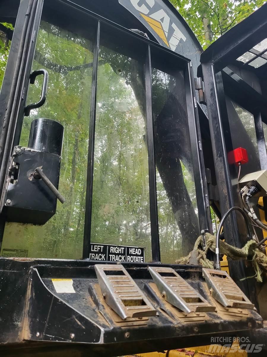 CAT 501HD Jeřáby a nakladače