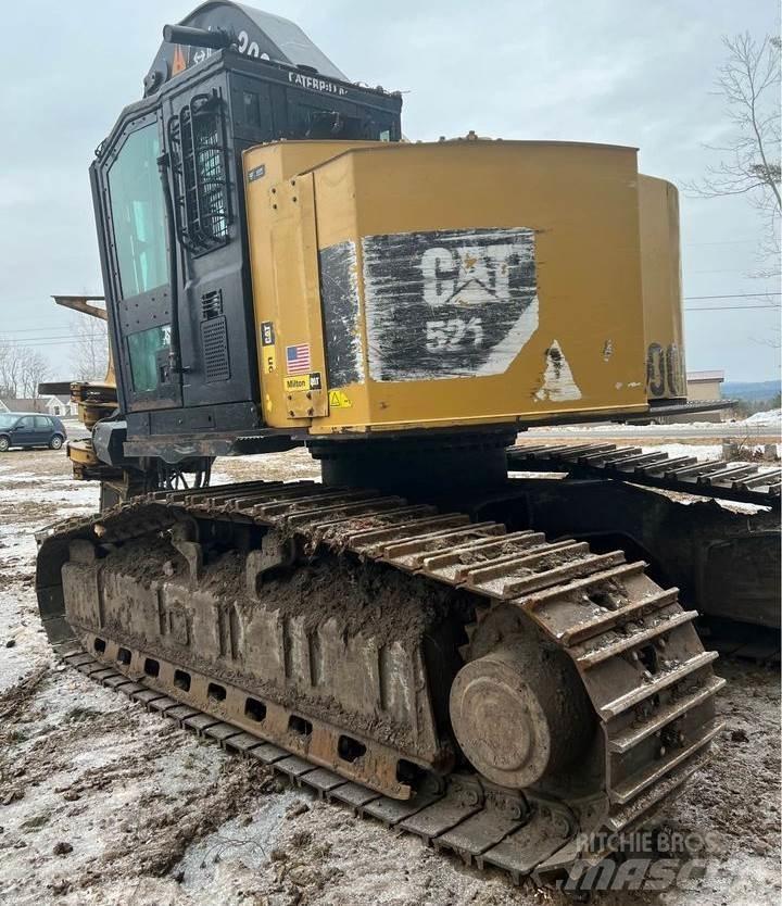 CAT 521 Kácecí harvestory