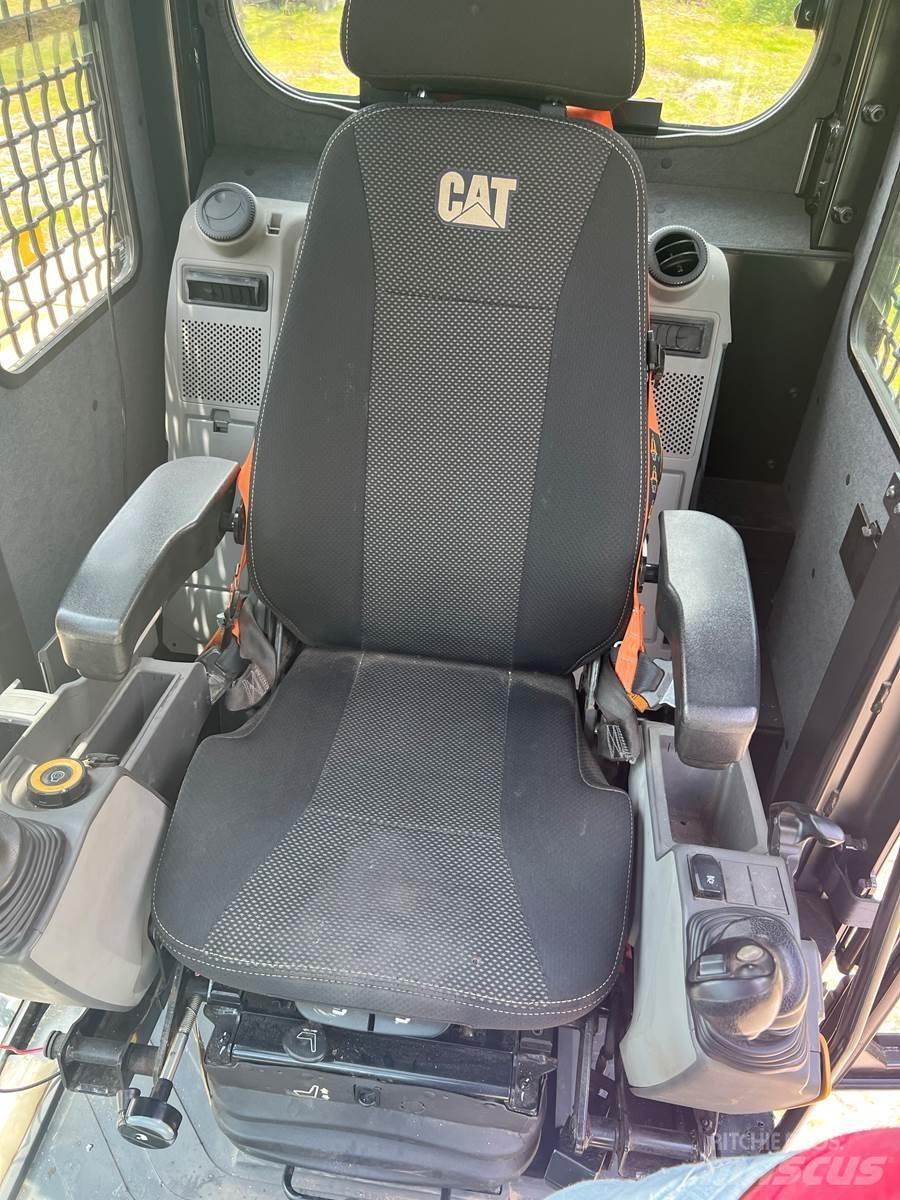 CAT 538 LL Lesní nakladače