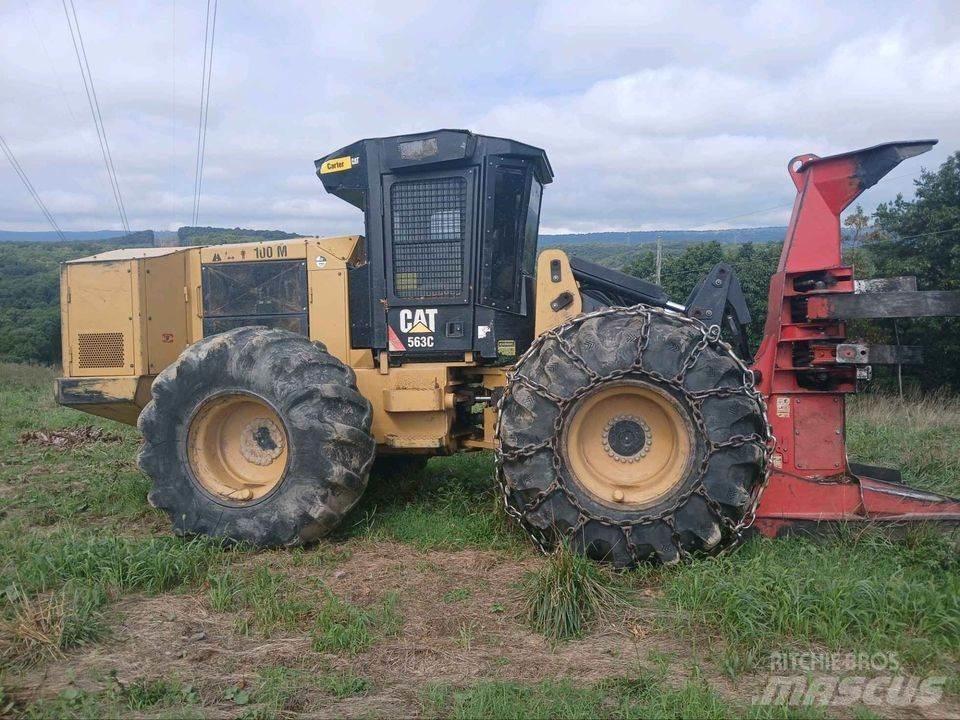 CAT 563C Kácecí harvestory