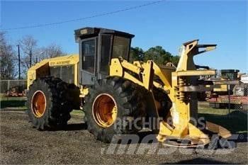 CAT 573 Kácecí harvestory