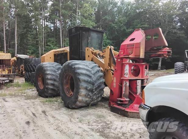 CAT 573 Kácecí harvestory