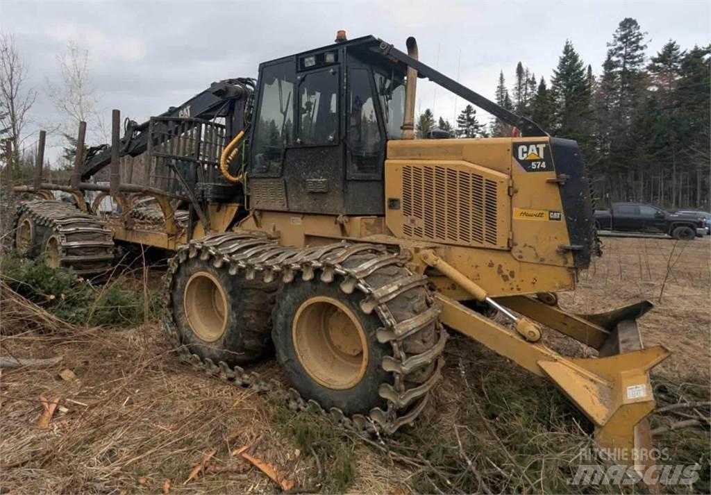 CAT 574 Vyvážecí traktory