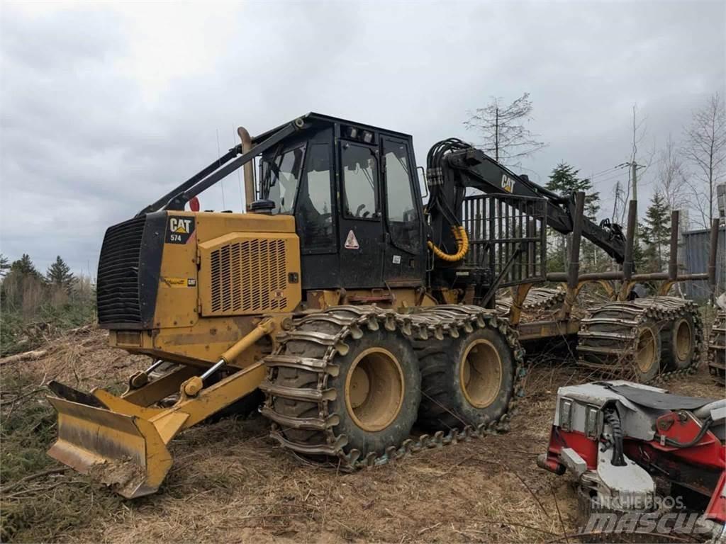 CAT 574 Vyvážecí traktory