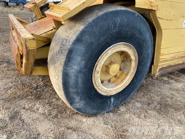 CAT 613B Skrejpry