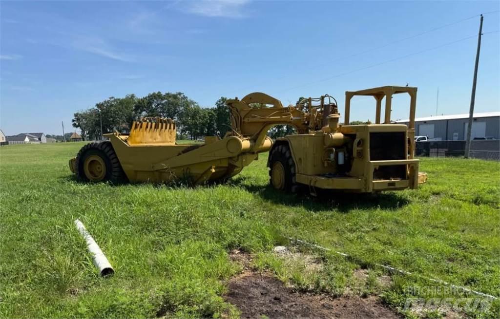 CAT 621B Skrejpry