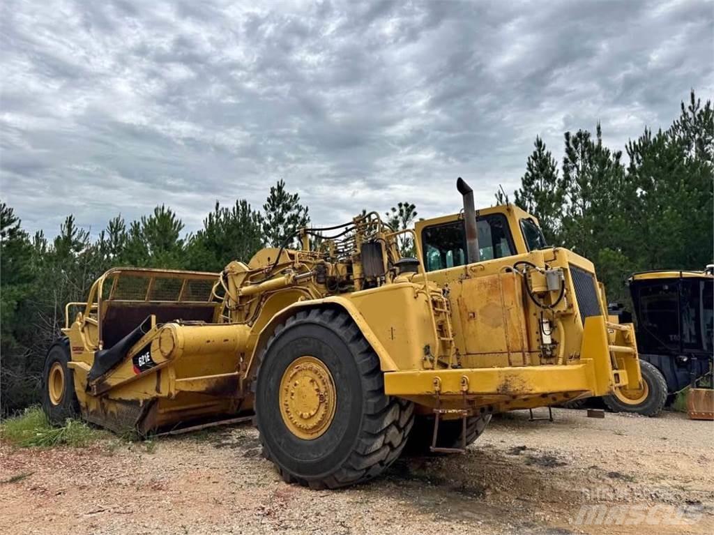 CAT 621E Skrejpry