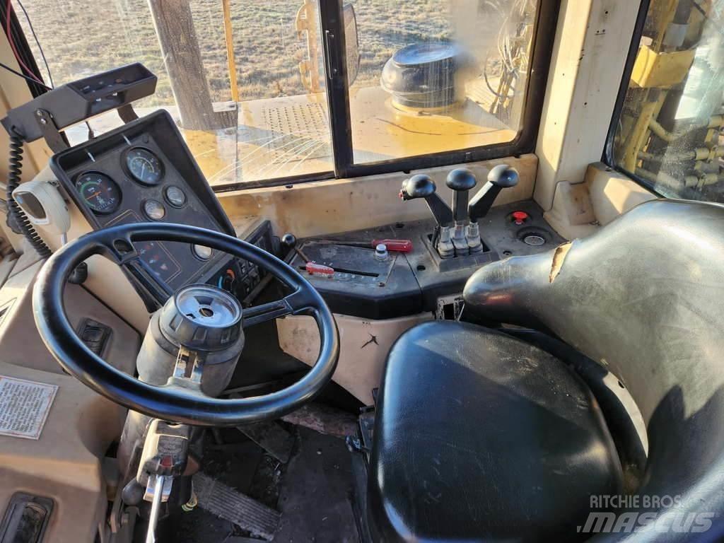 CAT 621F Skrejpry