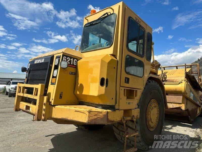 CAT 621G Skrejpry