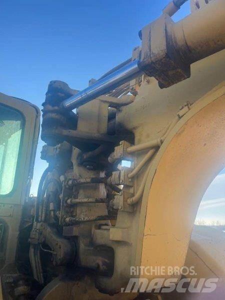 CAT 627B Skrejpry