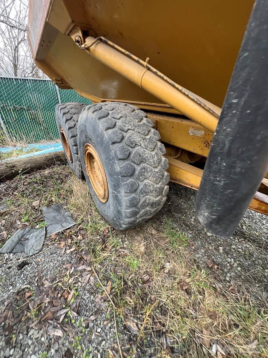 CAT 730 Kloubové dempry