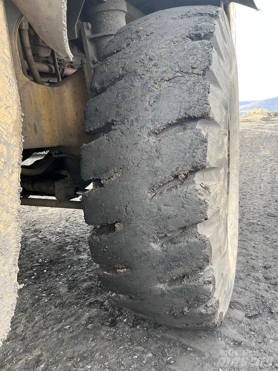 CAT 773B Kloubové dempry