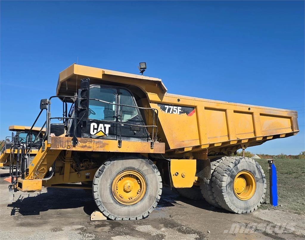 CAT 775F Kloubové dempry
