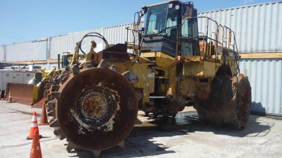 CAT 836G Skládkové kompaktory