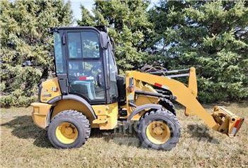 CAT 903D Kolové nakladače