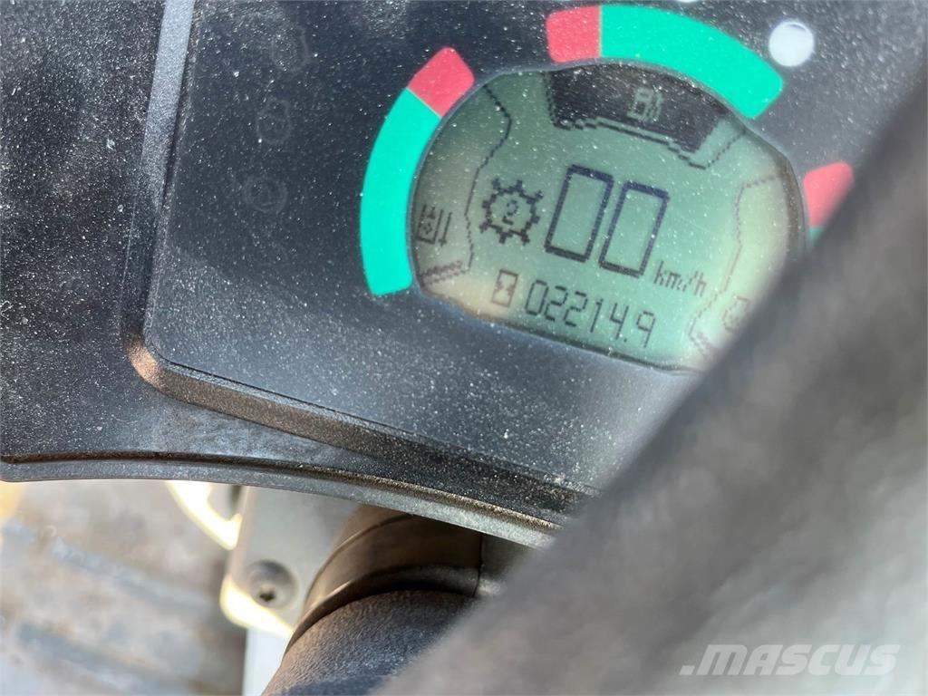 CAT 906 Kolové nakladače