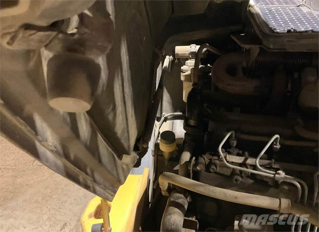 CAT 906H Kolové nakladače