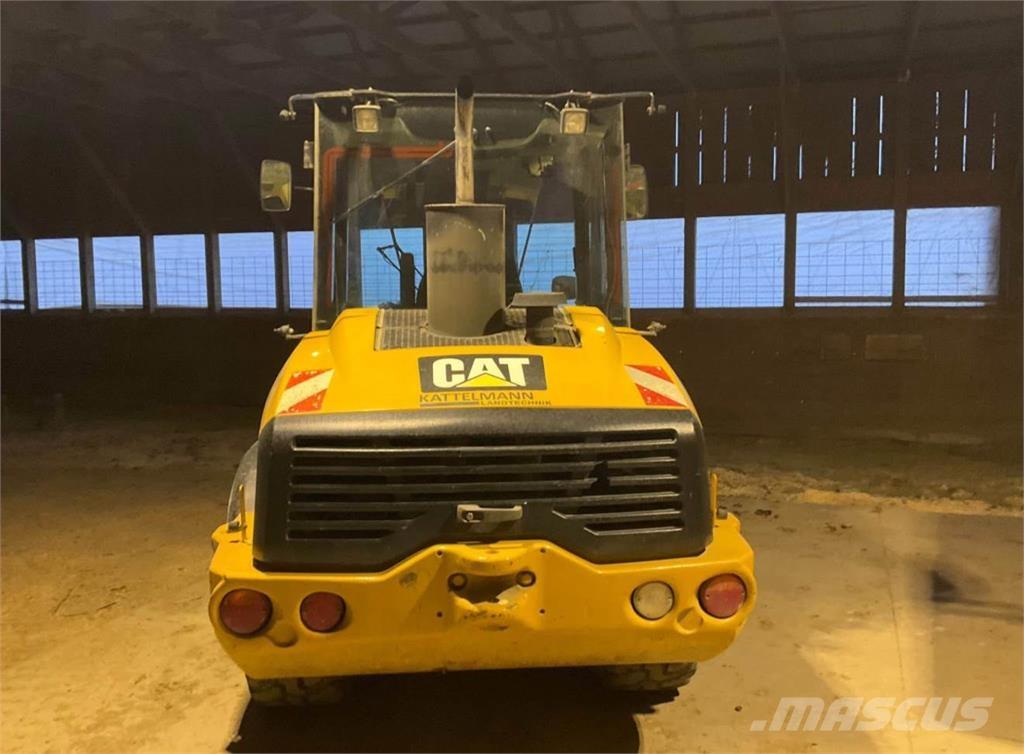 CAT 906H Kolové nakladače