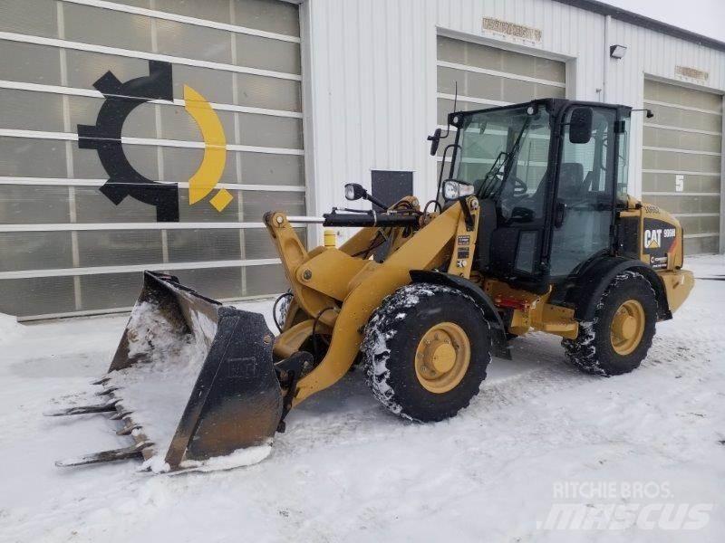 CAT 906M Kolové nakladače