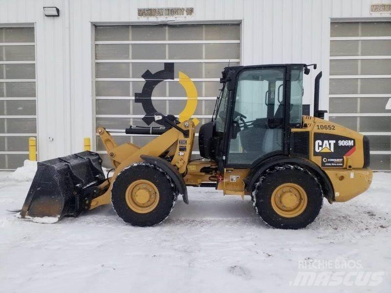 CAT 906M Kolové nakladače