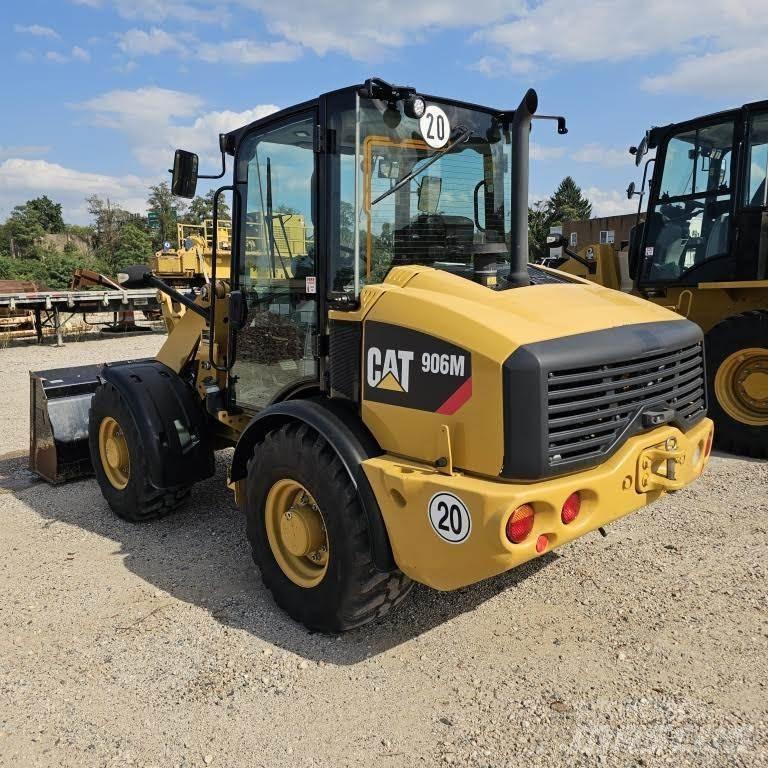 CAT 906M Kolové nakladače