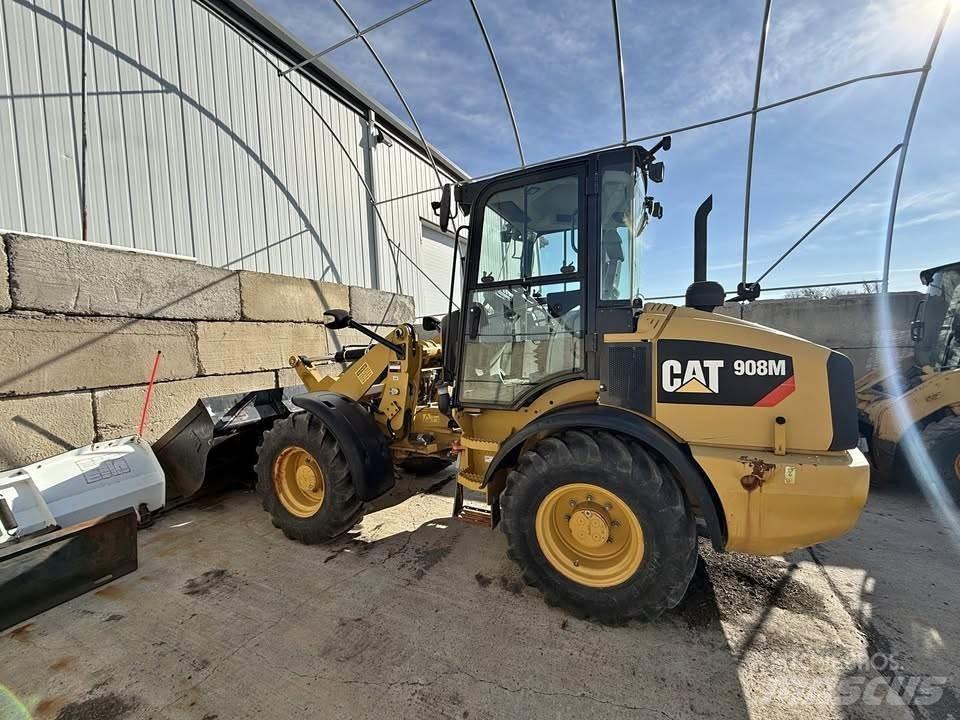 CAT 908M Kolové nakladače