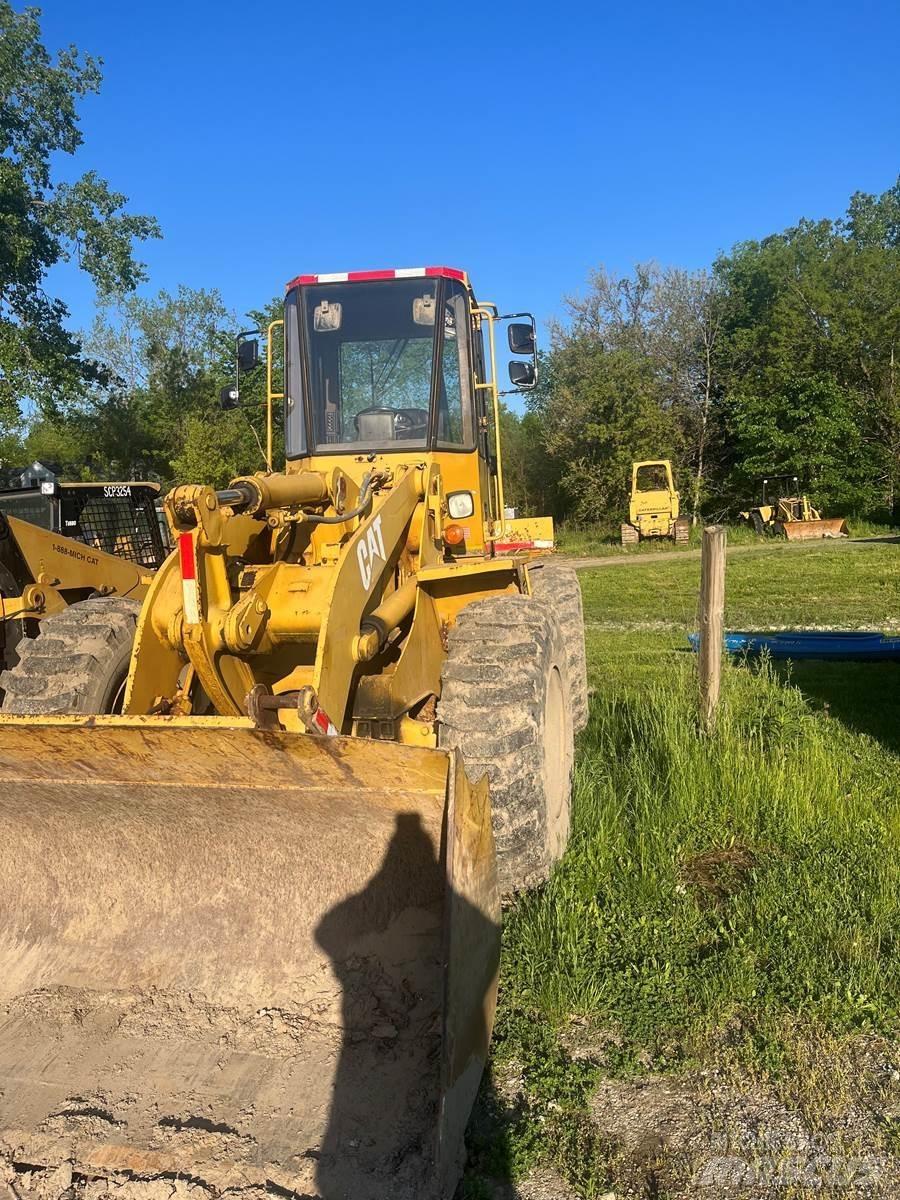 CAT 916 Kolové nakladače