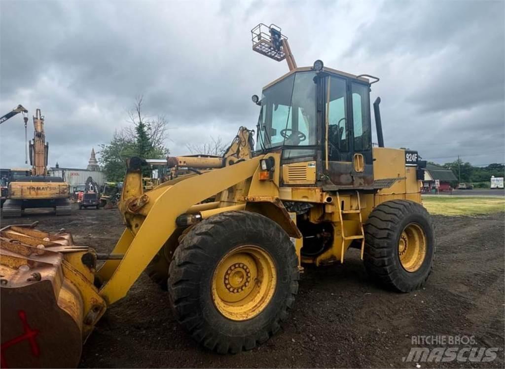 CAT 924F Kolové nakladače