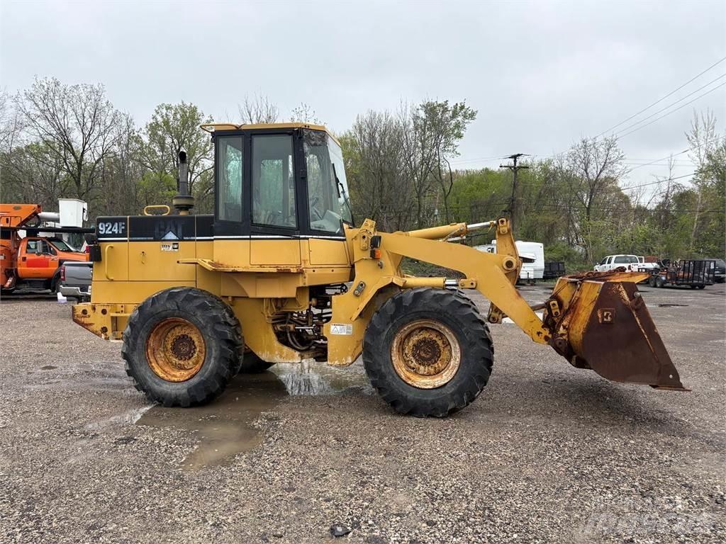 CAT 924F Kolové nakladače