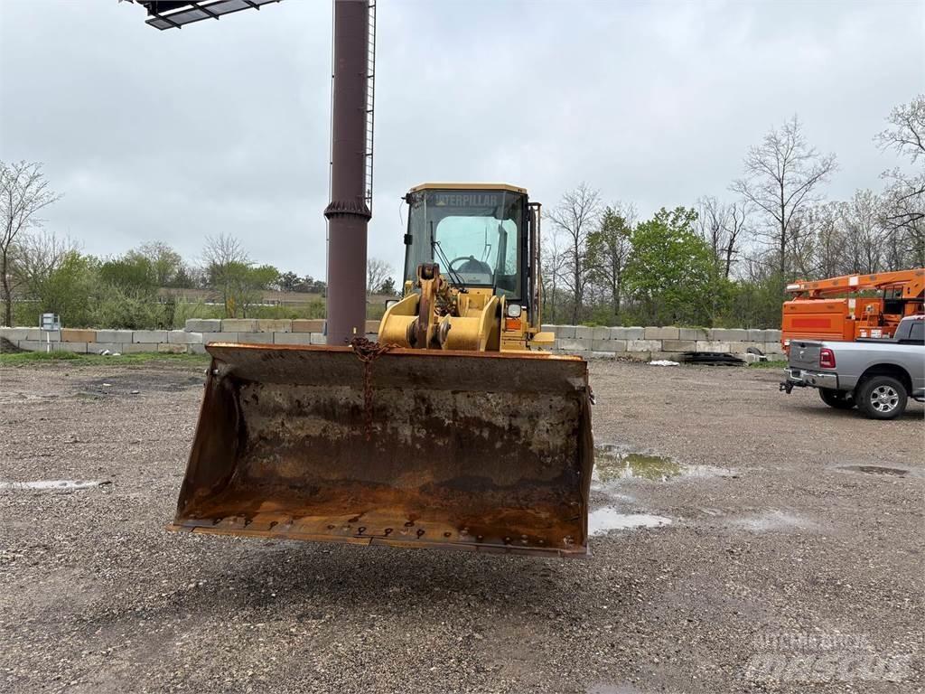 CAT 924F Kolové nakladače