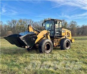 CAT 924K Kolové nakladače