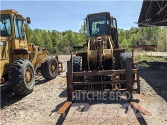 CAT 926E Kolové nakladače