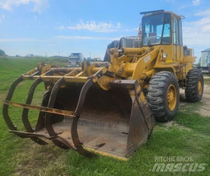 CAT 926E Kolové nakladače