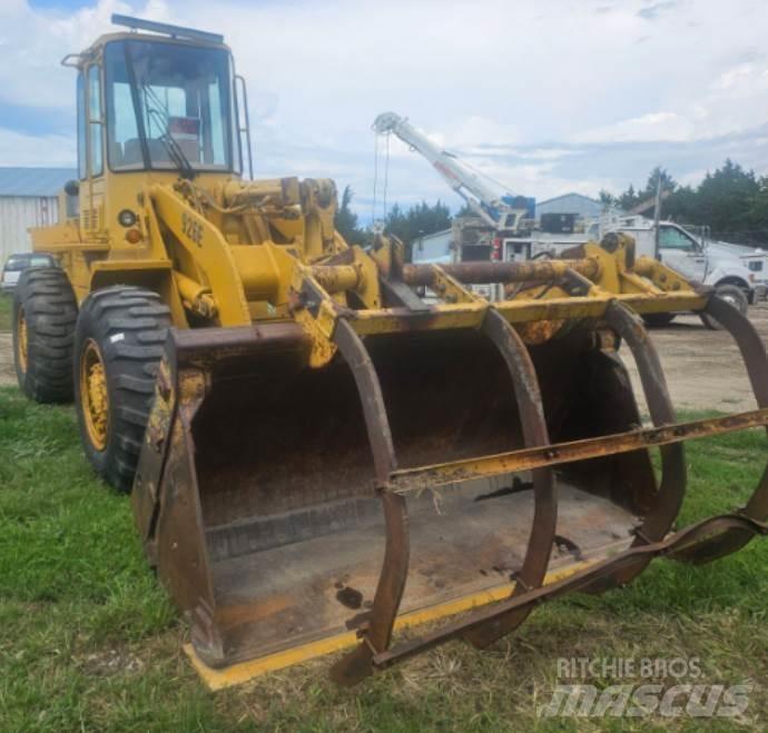 CAT 926E Kolové nakladače
