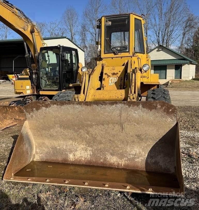 CAT 930 Kolové nakladače