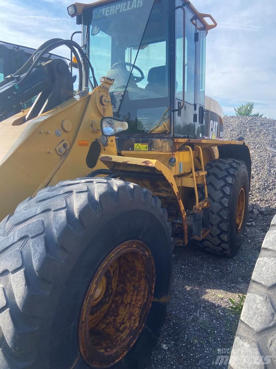 CAT 930G Kolové nakladače