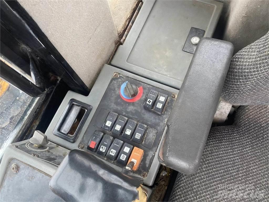 CAT 930G Kolové nakladače