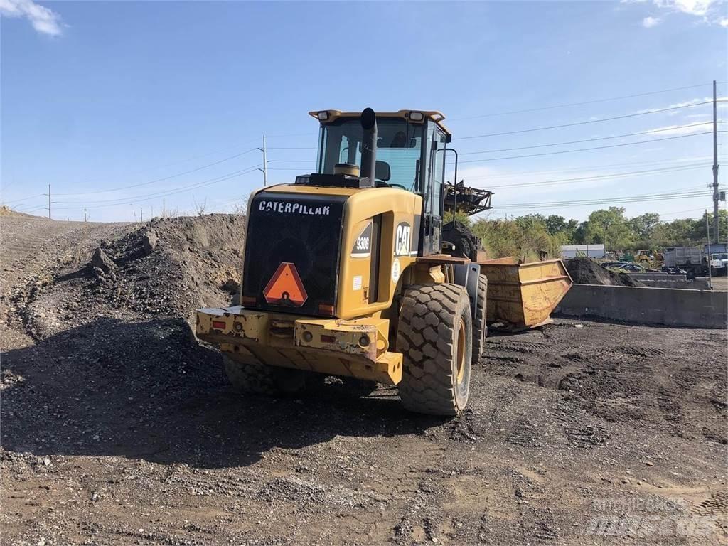 CAT 930G Kolové nakladače