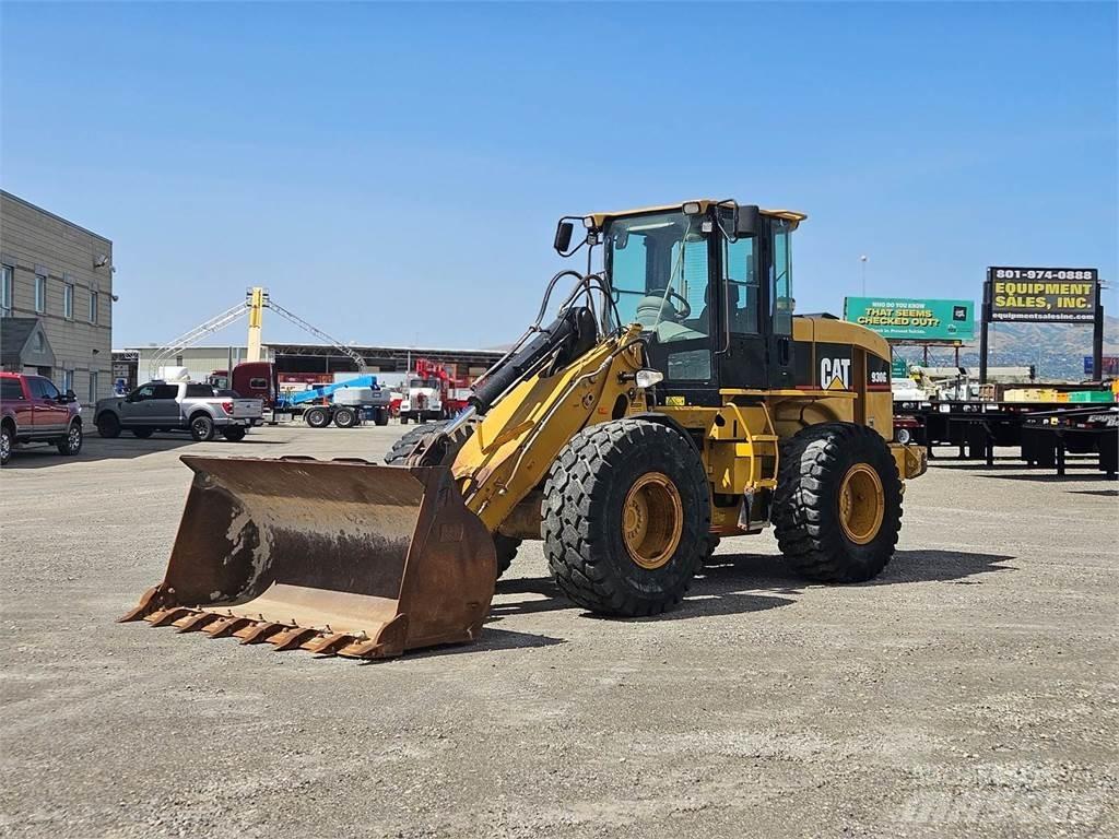 CAT 930G Kolové nakladače