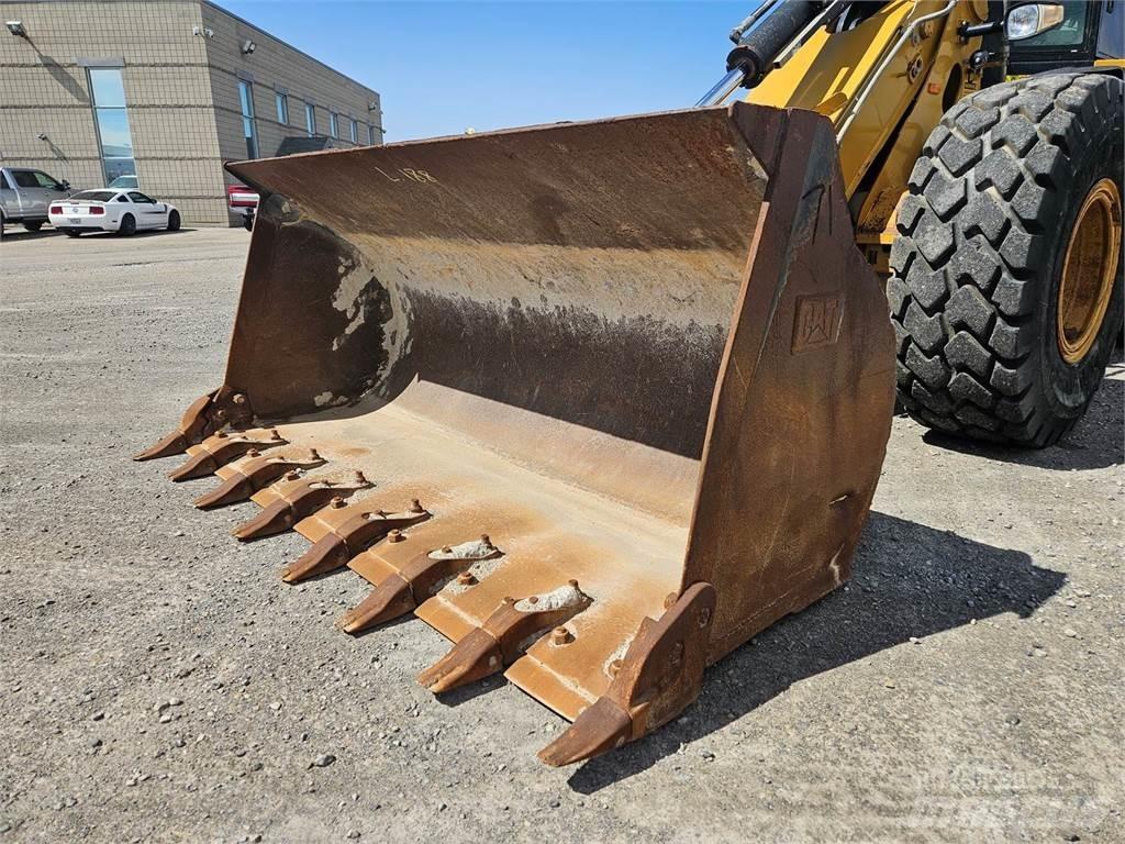 CAT 930G Kolové nakladače