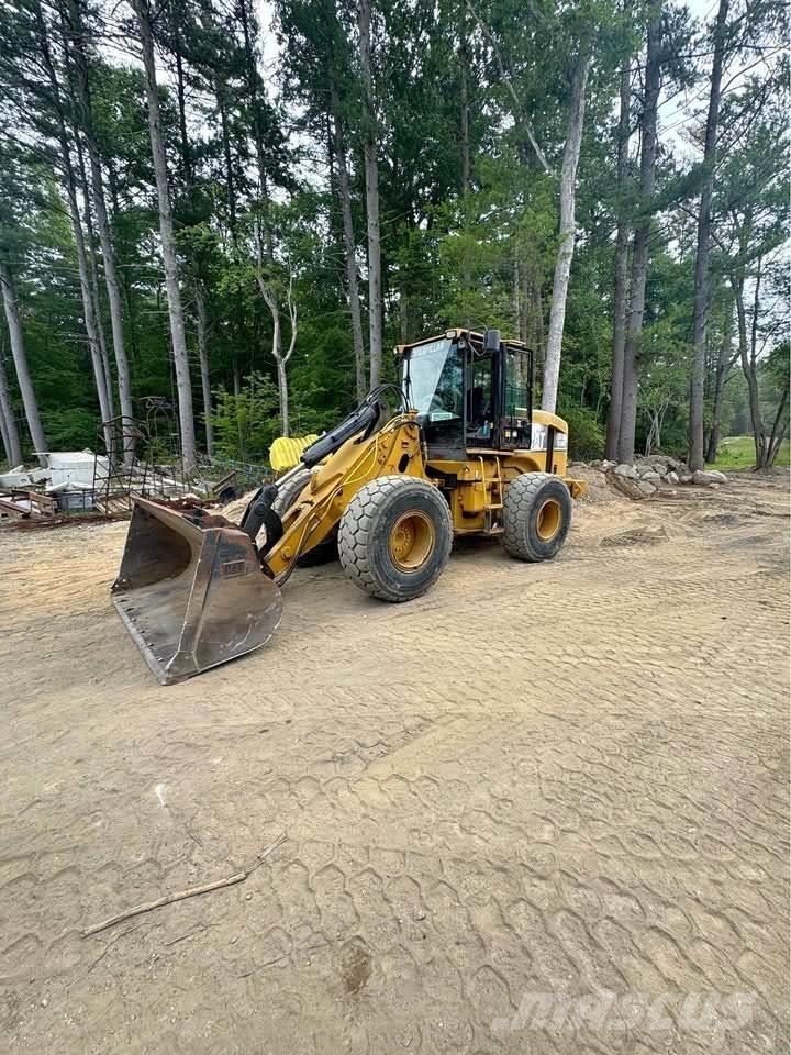 CAT 930G Kolové nakladače