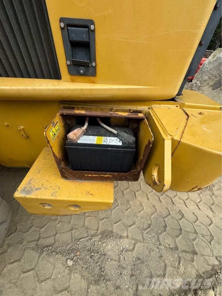 CAT 930G Kolové nakladače