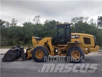 CAT 930M Kolové nakladače