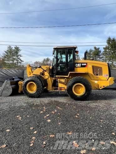 CAT 930M Kolové nakladače