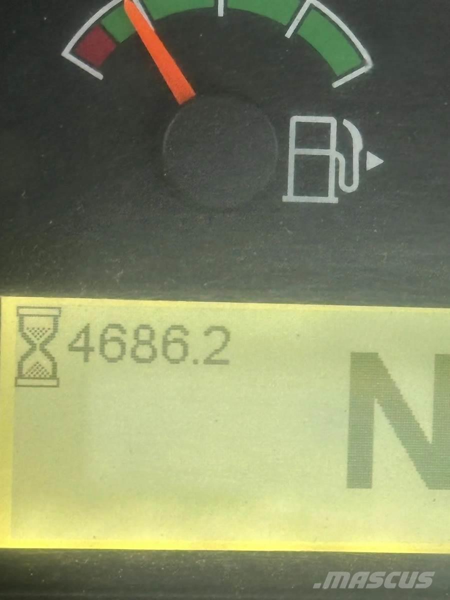 CAT 930M Kolové nakladače