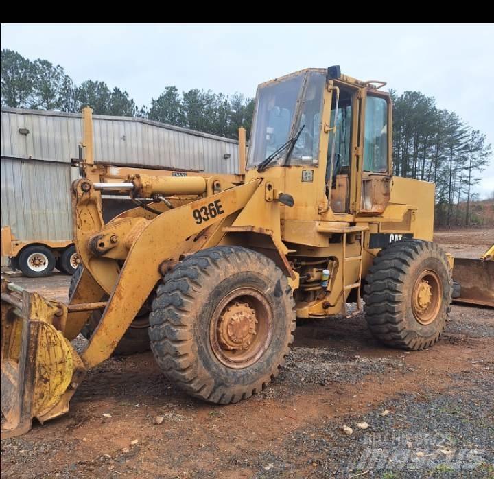 CAT 936E Kolové nakladače