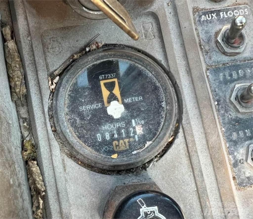 CAT 936F Kolové nakladače